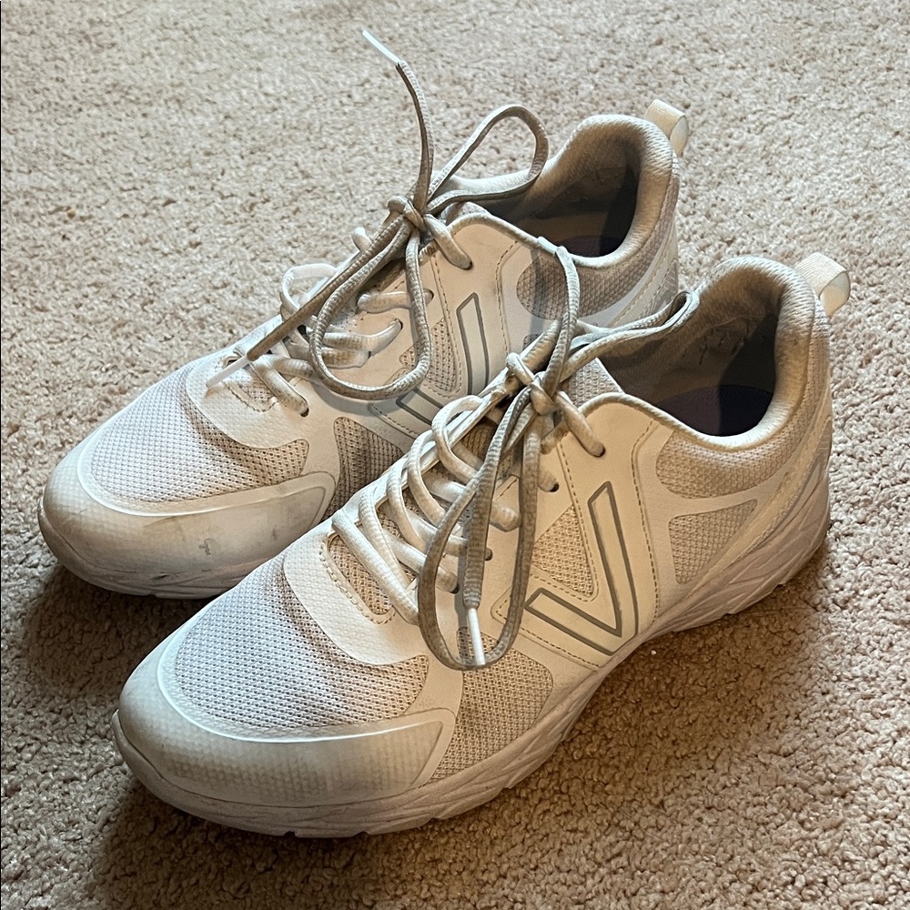 White Vionic Miles II Women’s Sneakers Size 10